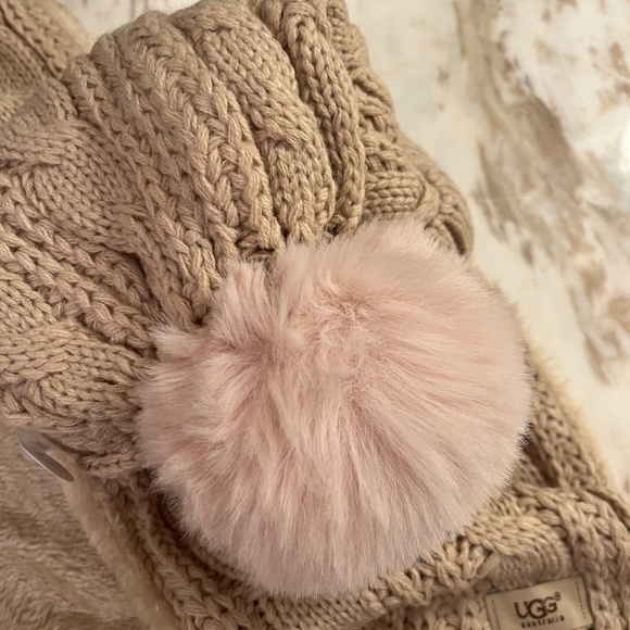 UGG Tan Sweater knit, scarf, hat, and gloves , NWT - Picture 7 of 10